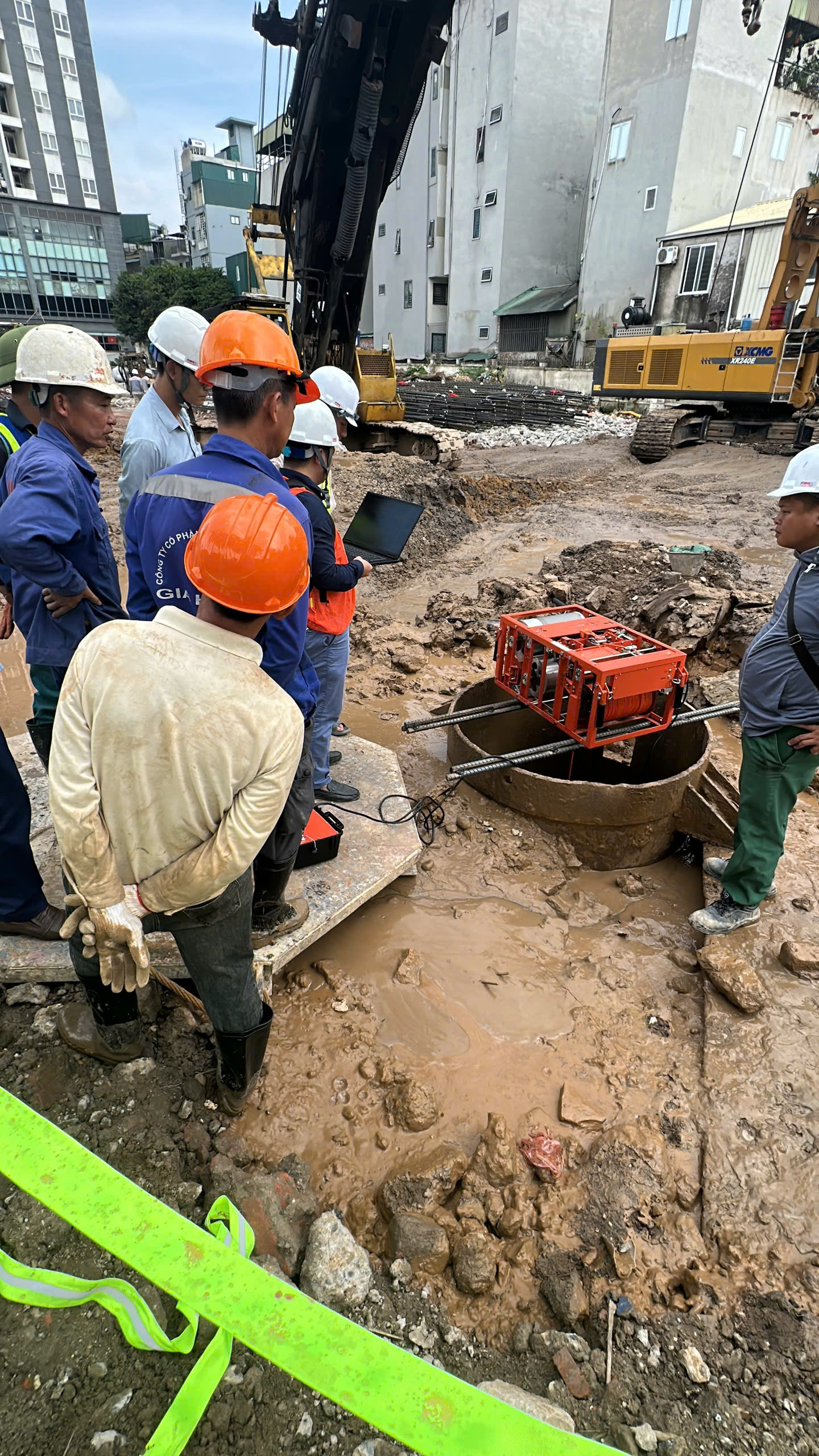 Kiểm Tra Đường Kính Hố Khoan Cọc Khoan Nhồi